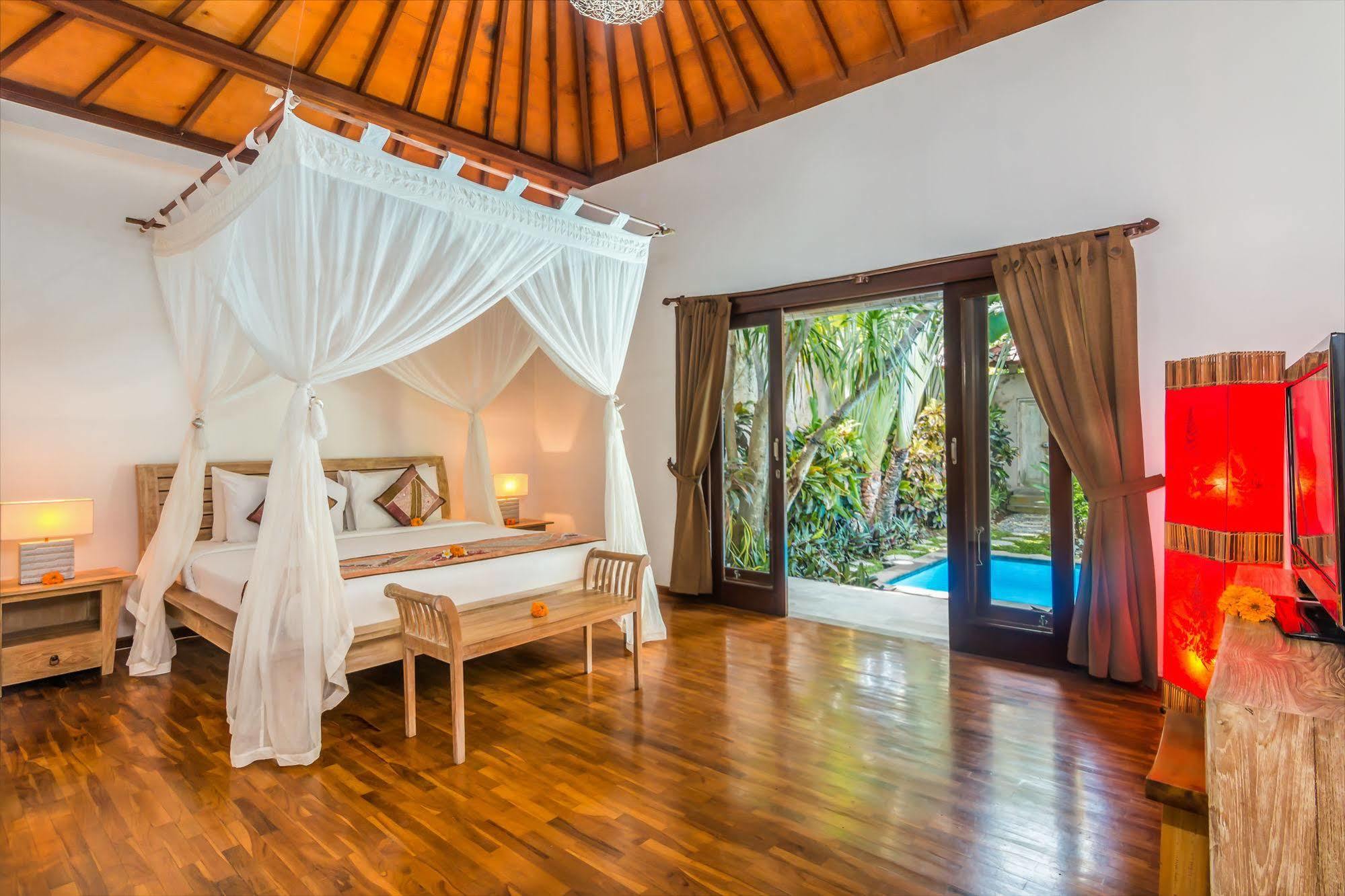 Villa Bisi Seminyak Zewnętrze zdjęcie