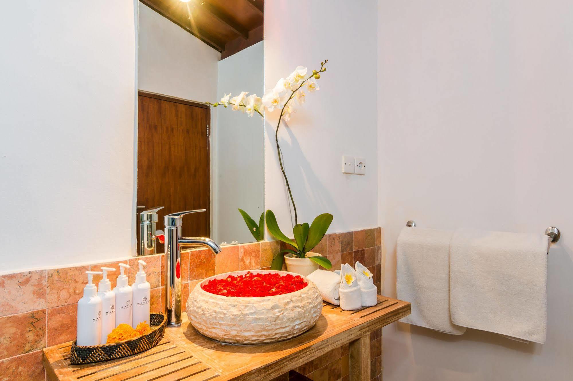 Villa Bisi Seminyak Zewnętrze zdjęcie