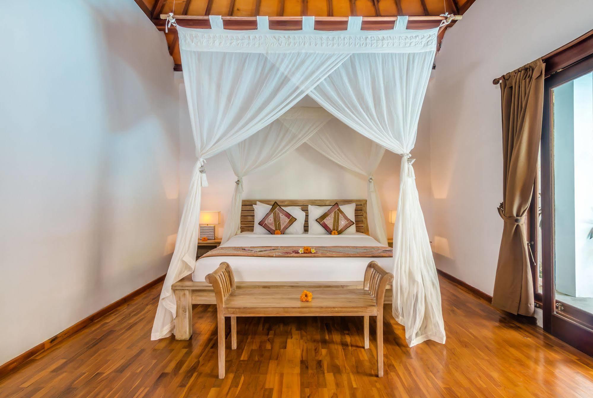 Villa Bisi Seminyak Zewnętrze zdjęcie