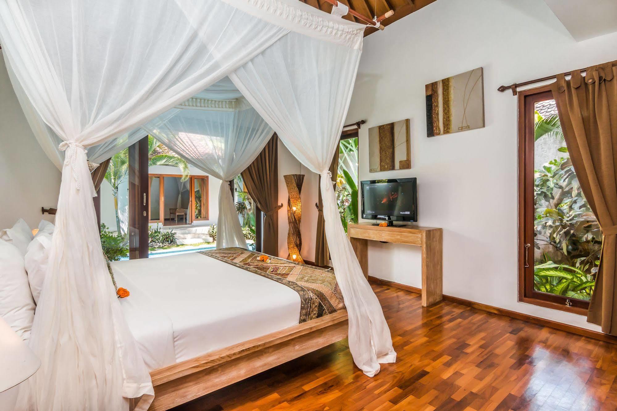 Villa Bisi Seminyak Zewnętrze zdjęcie